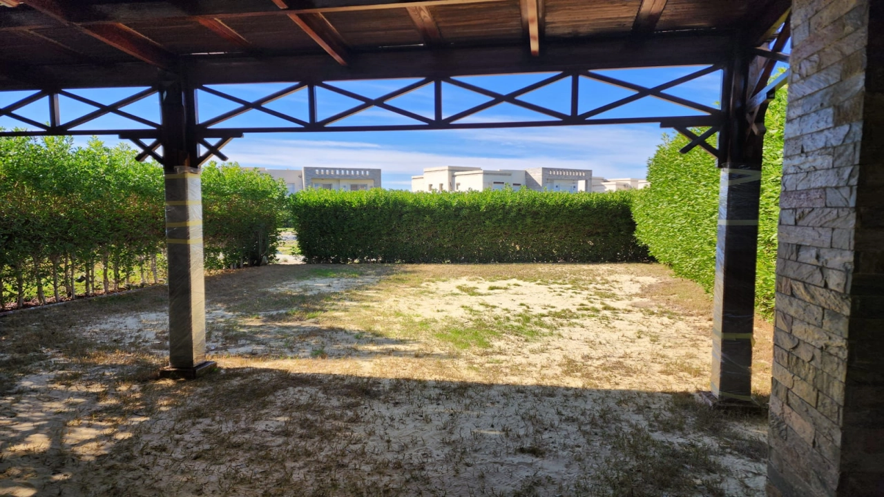 فيلا توين هاوس للبيع - في امواج - الساحل الشمالي