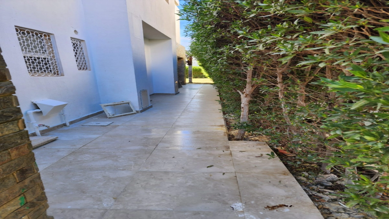 فيلا توين هاوس للبيع - في امواج - الساحل الشمالي