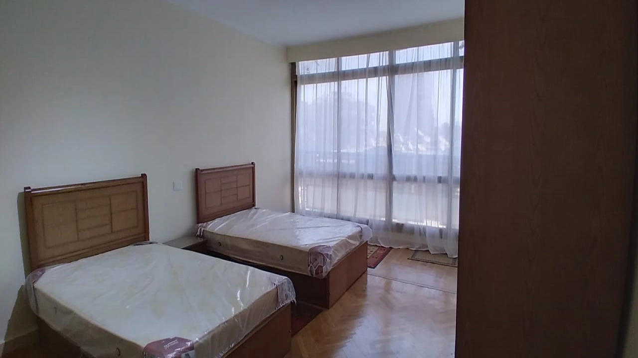 شقه للايجار في الزمالك بالقرب من  سفاره ليبيا