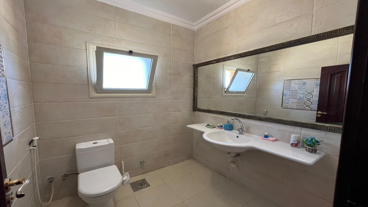 فيلا للبيع مساحه 250م - في كمبوند ايفر جرين 6- اكتوبر - امام المطار