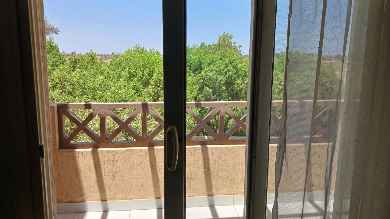 فيلا للبيع مساحه 250م - في كمبوند ايفر جرين 6- اكتوبر - امام المطار