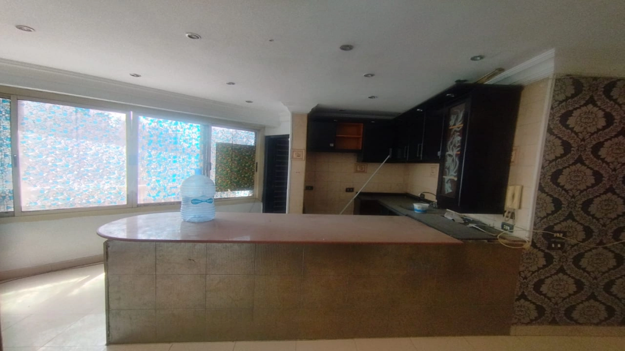 شقه للايجار في 3 شارع البطل في المهندسين