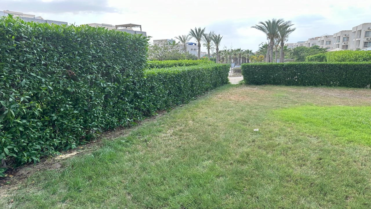 شالية ايجار 2 نوم اراضي  بجنينة في قرية امواج الساحل الشمالي