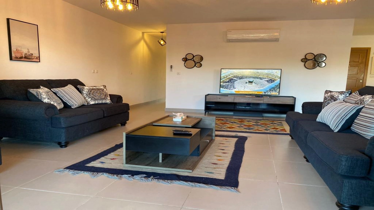 شاليه للايجار في مراسي مارينا ارضي بجاردن 3 غرف