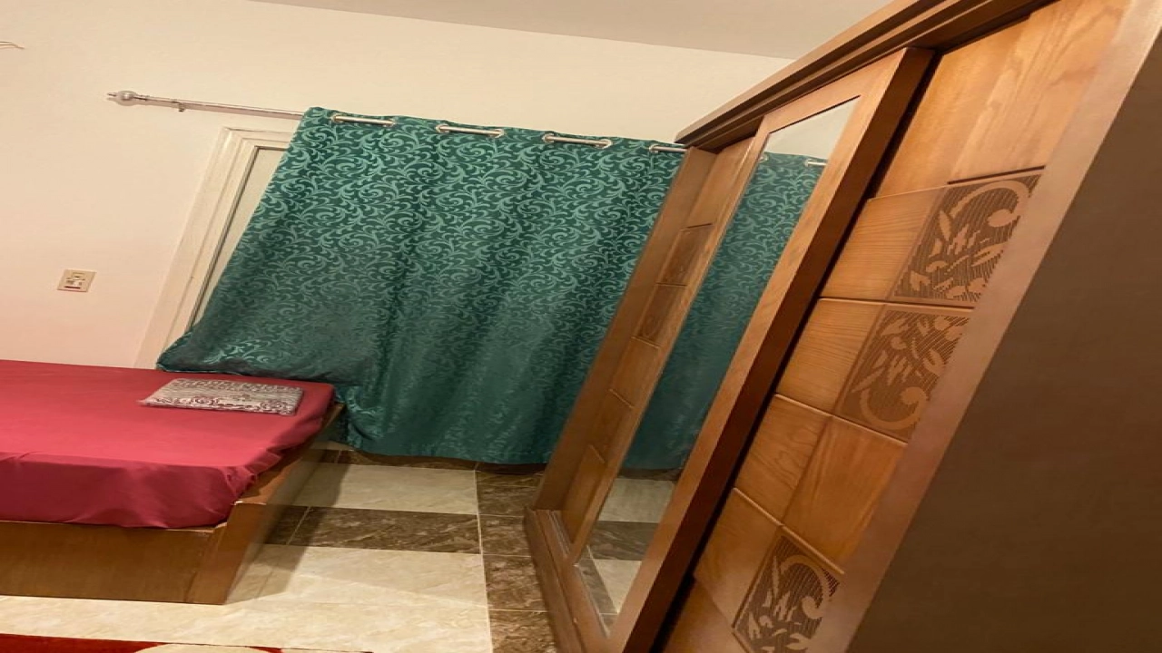 شاليه للايجار في كوان سيزر راس الحكمه ارضي 3غرف