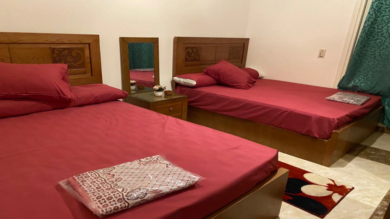 شاليه للايجار في كوان سيزر راس الحكمه ارضي 3غرف