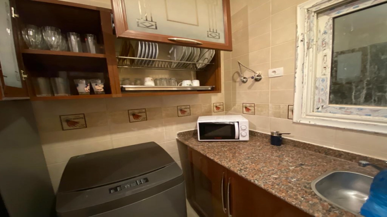 شاليه للايجار في كوان سيزر راس الحكمه ارضي 3غرف