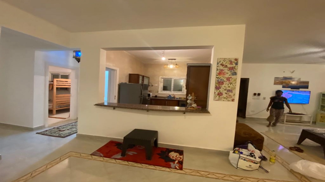 شاليه للايجار في كوان سيزر راس الحكمه ارضي 3غرف