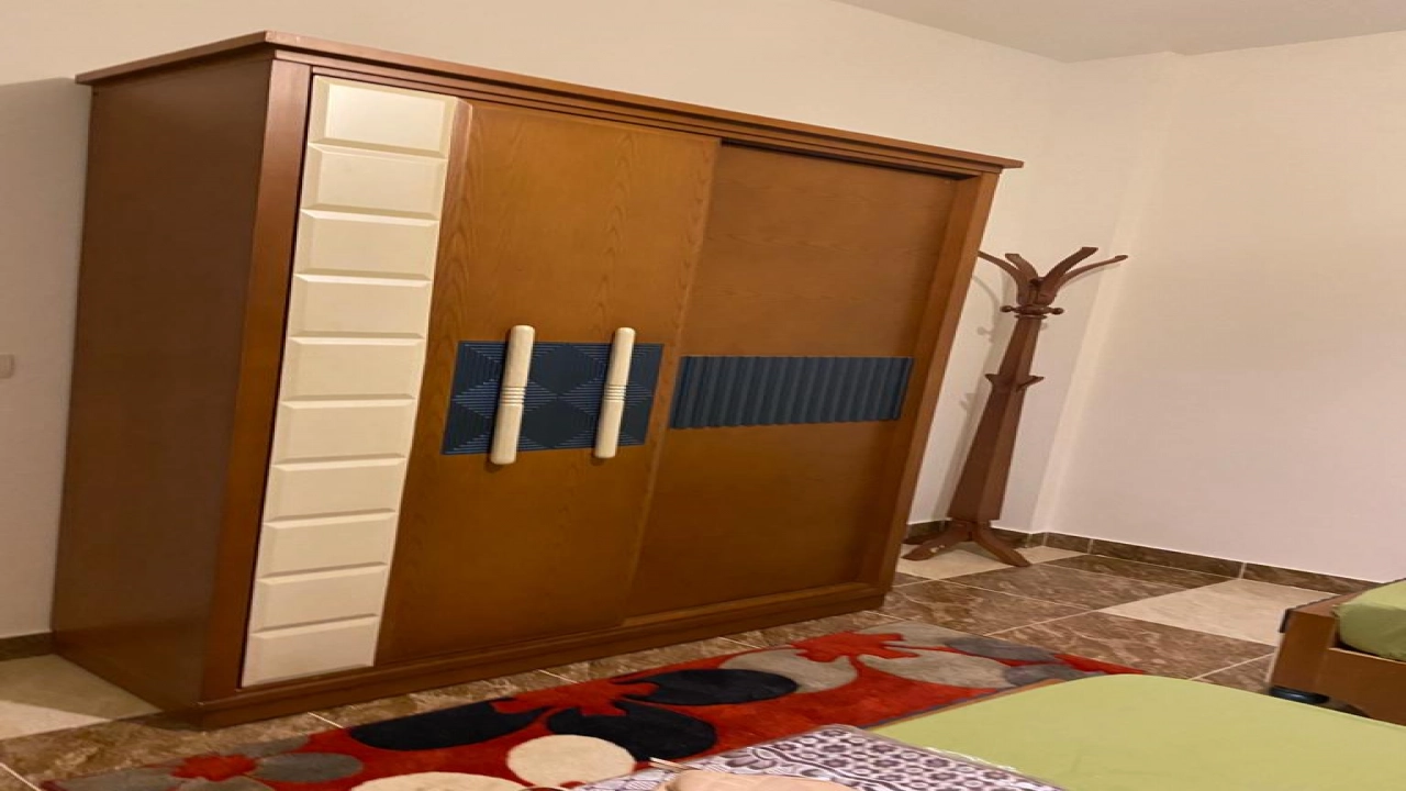 شاليه للايجار في كوان سيزر راس الحكمه ارضي 3غرف