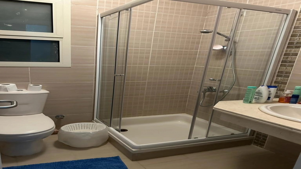 توين هاوس للبيع في تلال الساحل الشمالي ارضي 3غرف