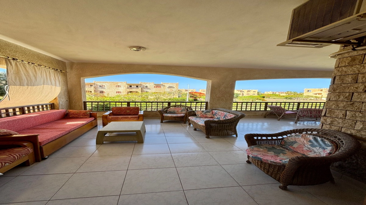 مارينا 7 قريب من البوابة