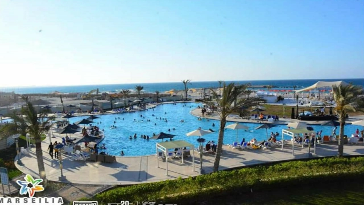 شاليه (للبيع ) بقريه مرسيليا بيتش 4