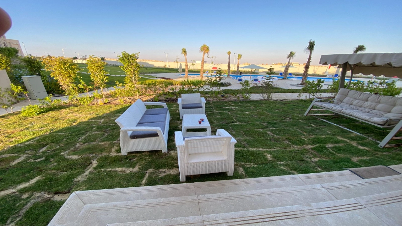 شاليه للايجار في جايا راس الحكمه غرفتين دور ارضي