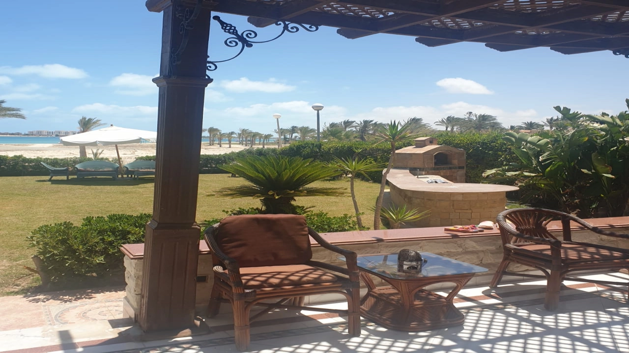 فيلا للايجار فى مارينا 4  (الساحل الشمالى )