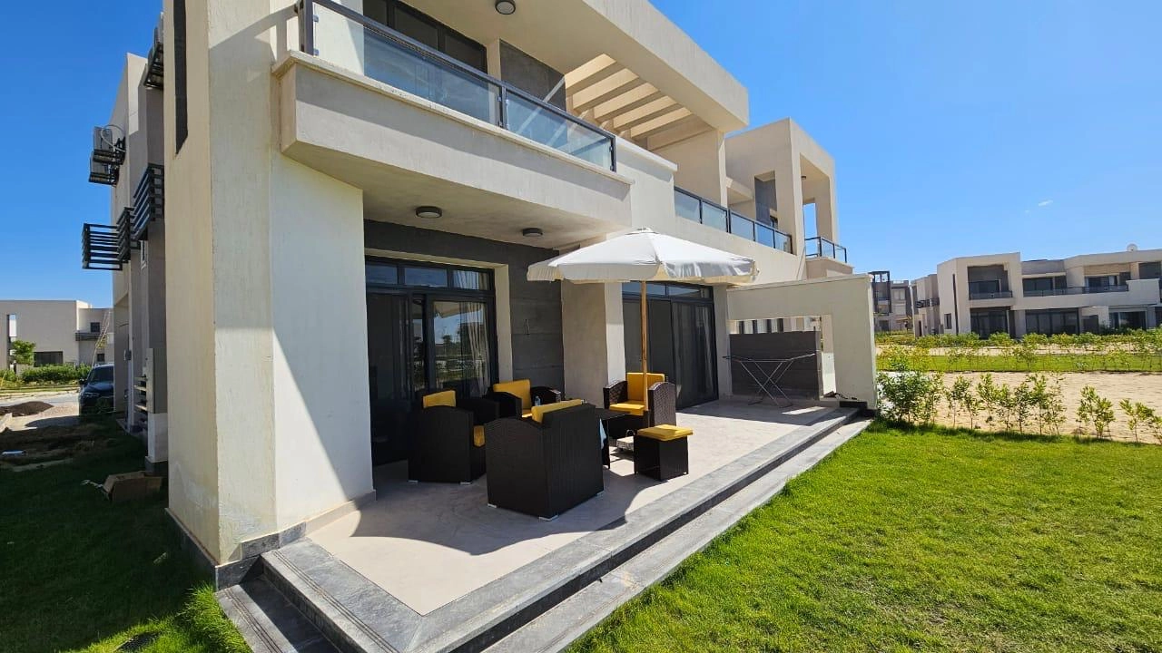 فيلا توين للايجار في جايا راس الحكمة ارضي بجاردن 6غرف