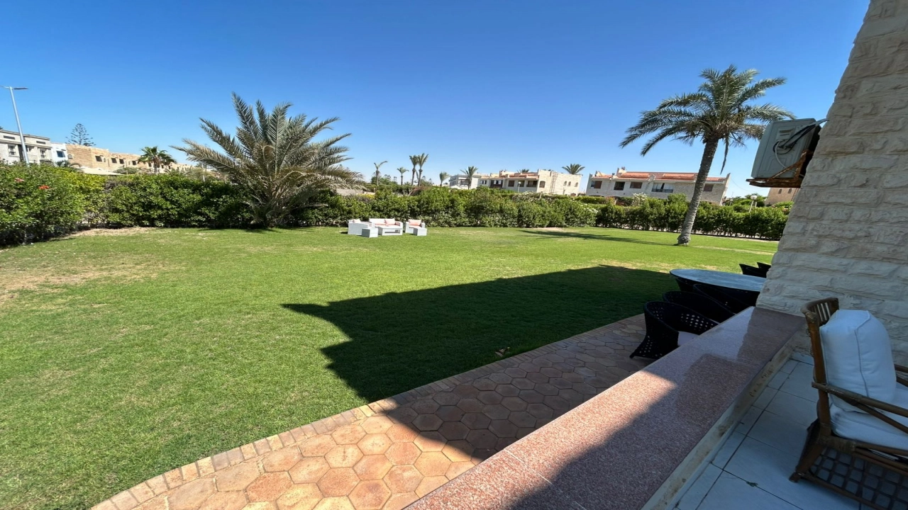 فيلا في الساحل الشمالي_ للايجار_ بمارينا 5 3غرف