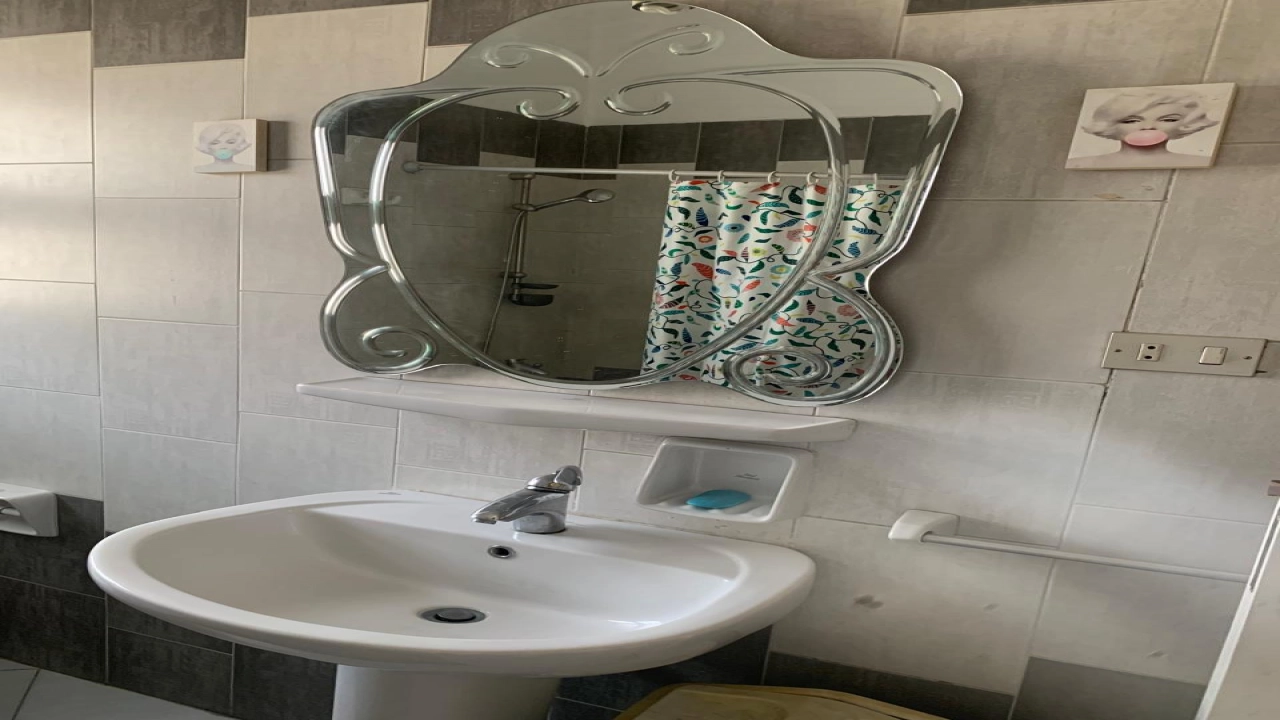 شقة مفروشة للايجار  في حي مميز بالزمالك مكونة من غرفتين و ريسبشن ومطبخ و1 حمام قريبة من كل الخدمات