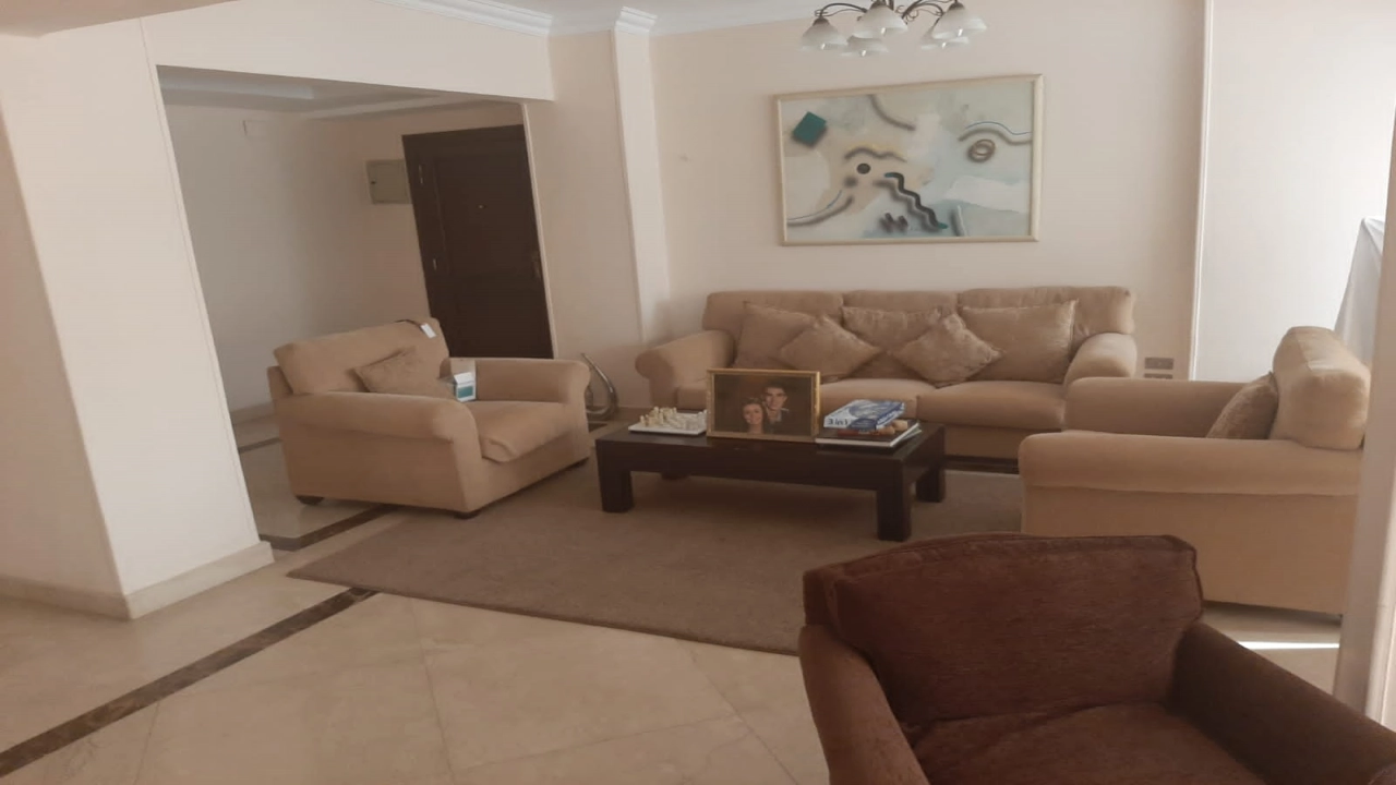 شقة مفروشة للايجار في الزمالك  3 غرف نوم وريسبشن 3 قطع و3 حمام ومطبخ