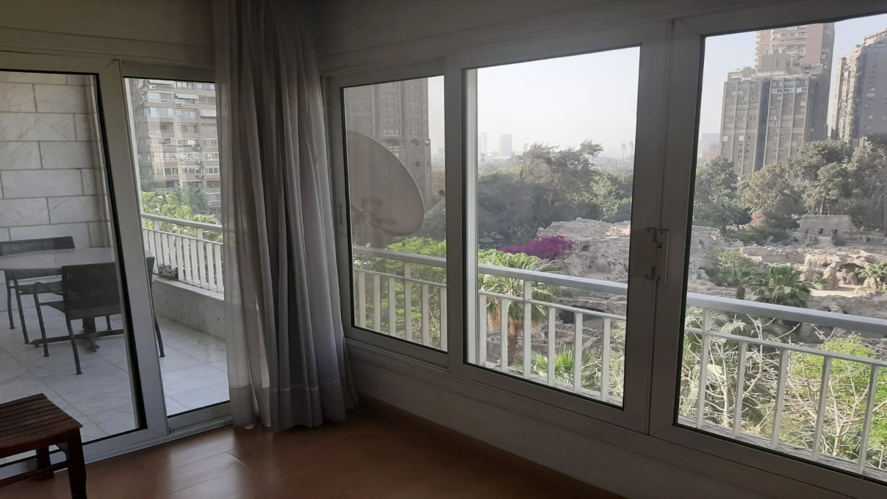 شقة مفروشة للايجار في الزمالك  3 غرف نوم وريسبشن 3 قطع و3 حمام ومطبخ