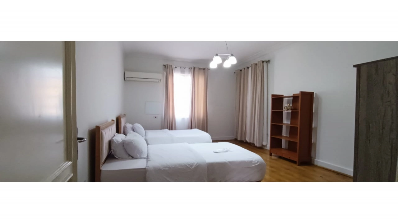 شقة للاجار مفروشة في الزمالك  مكونة من 3 غرفة وريسبشن 3 قطع ومطبخ كبير و2 حمام