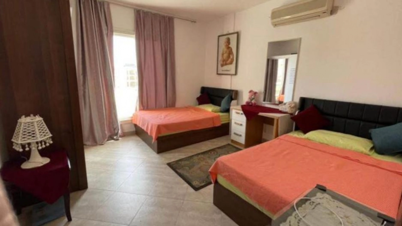 شاليه للإيجار غرفتين في قرية امواج الساحل الشمالي