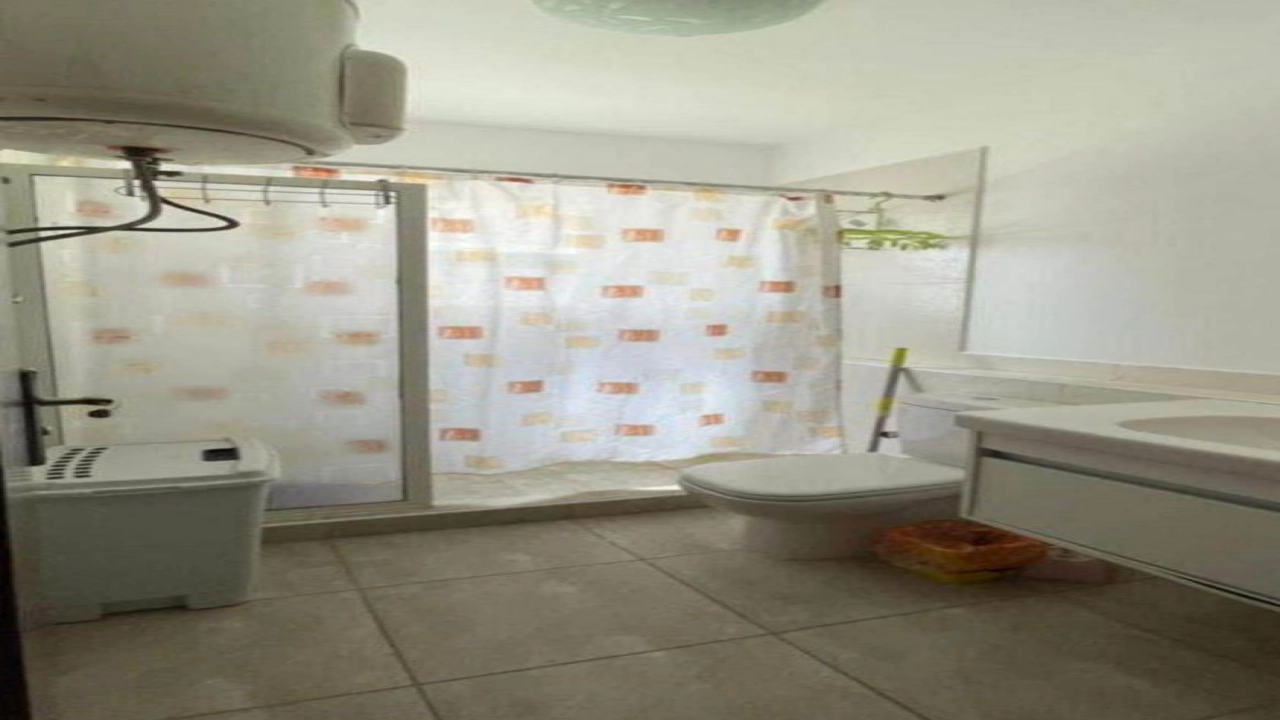 شاليه للإيجار غرفتين في قرية امواج الساحل الشمالي