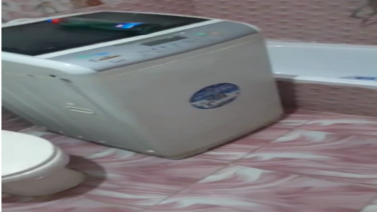 شقة  مفروشة للبيع مكونة من 3 غرف نوم و 2 حمام وصاله ومطبخ