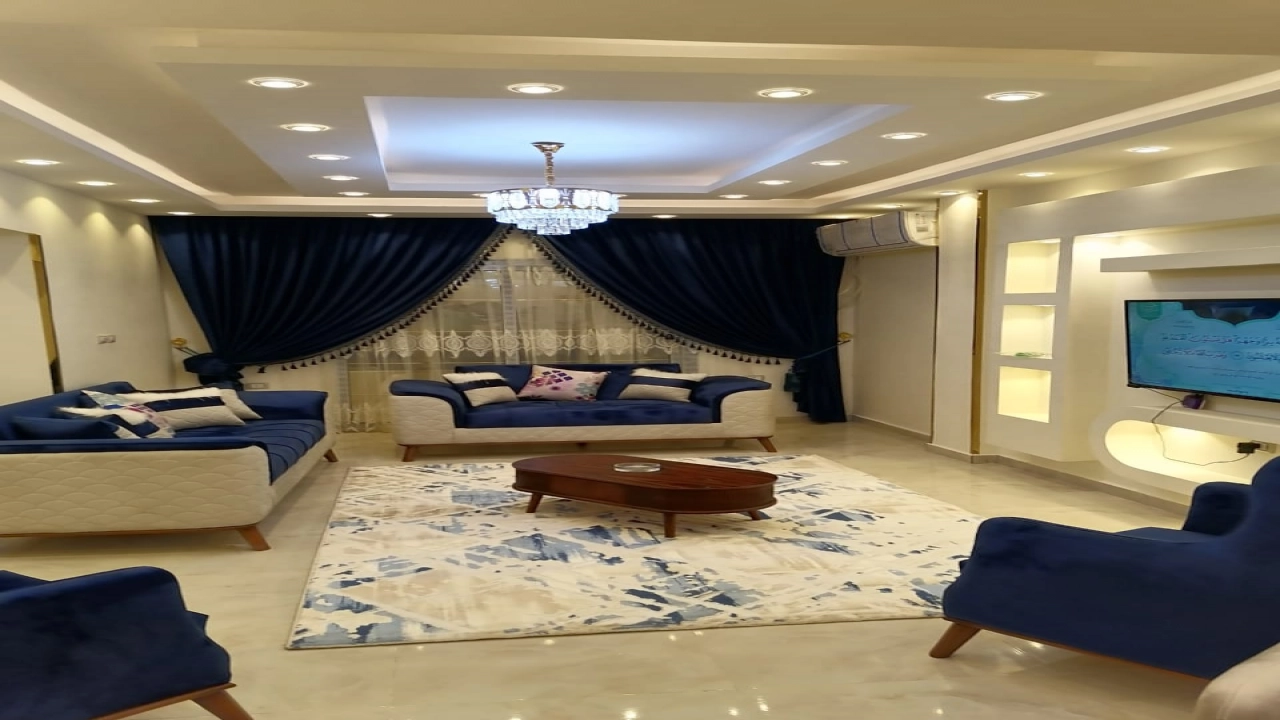 شقة  مفروشة للبيع مكونة من 3 غرف نوم و 2 حمام وريسبشن 3 قطع  ومطبخ