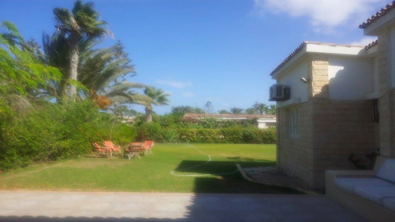 فيلا للايجار في قريه ديبلو 3 في سيدي عبد الرحمن الساحل الشمالي