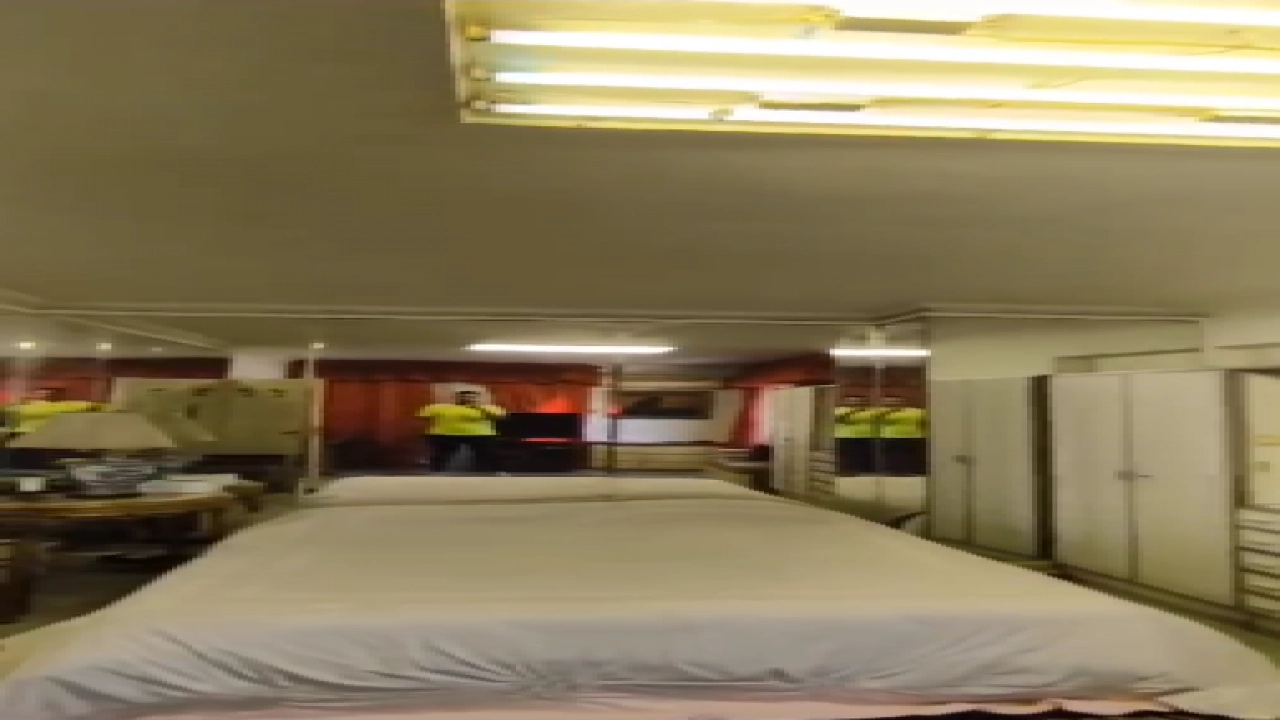 شقه للبيع بدون فرش  مكونة من 3 غرف نوم و1 حمام كبير في موقع مميز بالمهندسين  وقريب من كل الخدمات