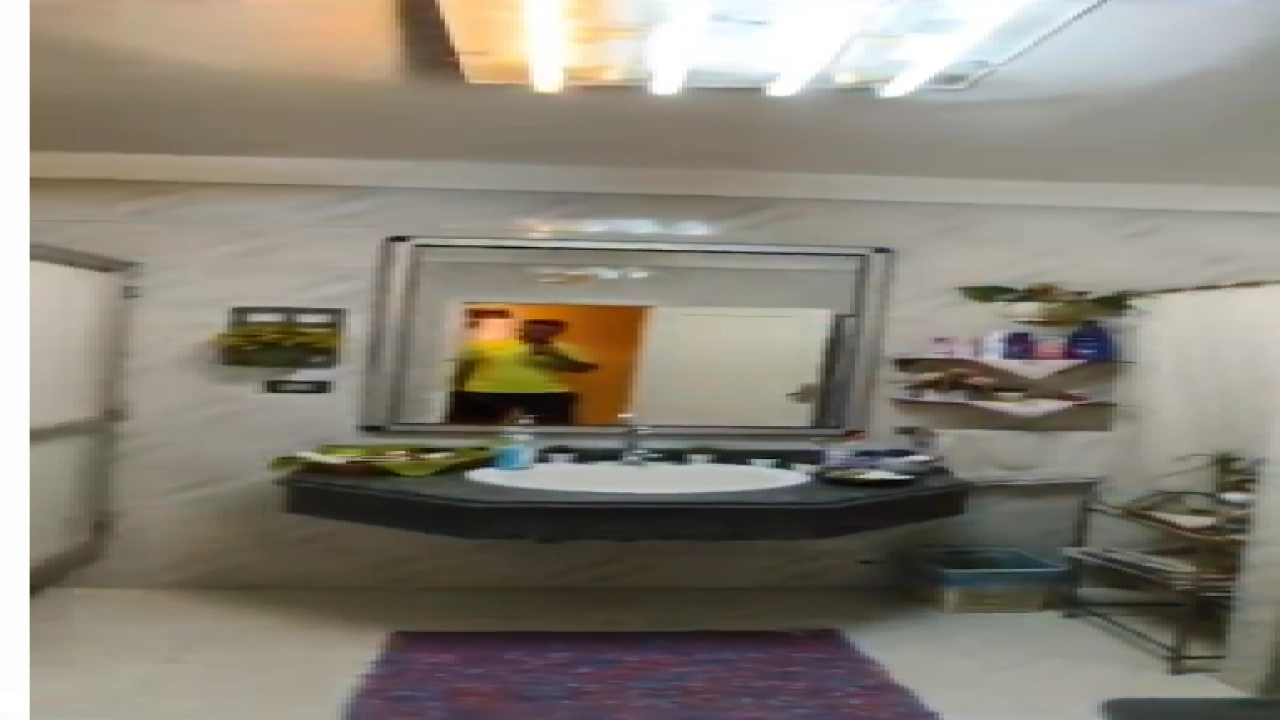 شقه للبيع بدون فرش  مكونة من 3 غرف نوم و1 حمام كبير في موقع مميز بالمهندسين  وقريب من كل الخدمات