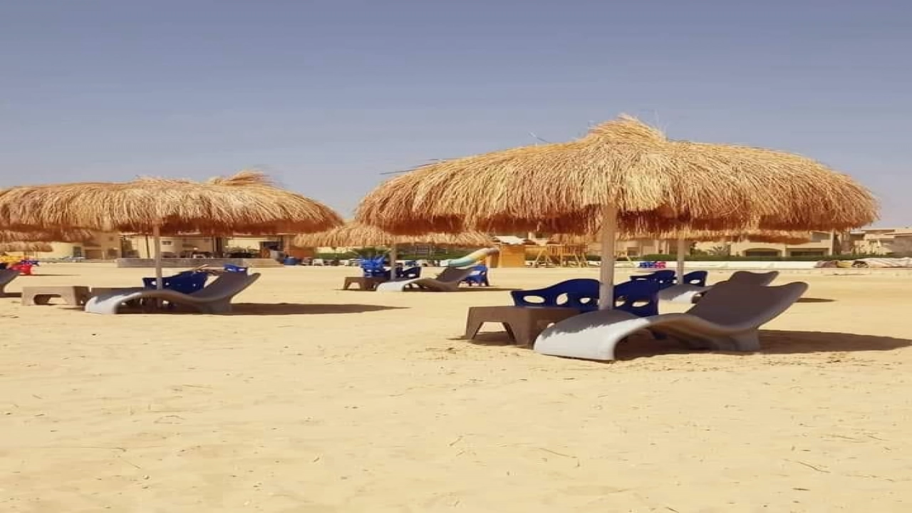 شاليه للايجار في قريه اكواريوس عين السخنه 3 غرف