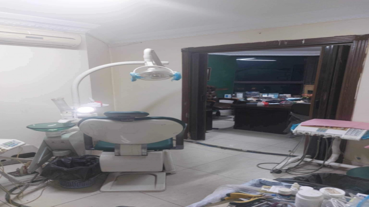 شقه للبيع ات  تصلح اداري او سكني مكونه من 3غرف 2حمامريسبشن 2 قطع ومطبخ في حي مميز بالمهندسين وقريبة من كل الخدت