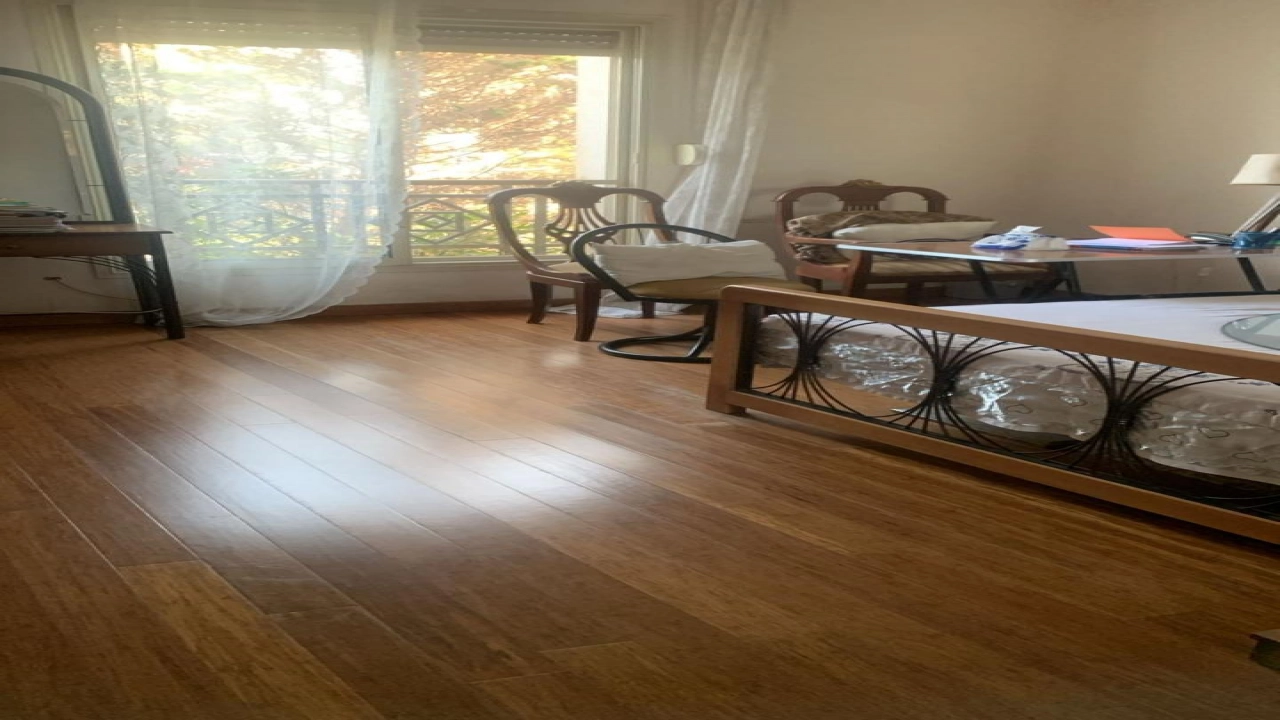 فيلا للايجار مفروشه مكونه من 3 ادوار ارضي واول وروف وريسبشن وحمامات ومطبخ والروف