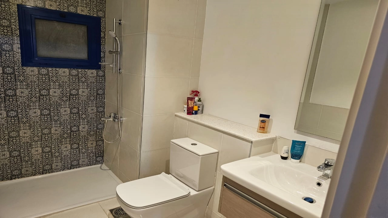 شاليه للايجار في مراسي جريك 2 غرفه