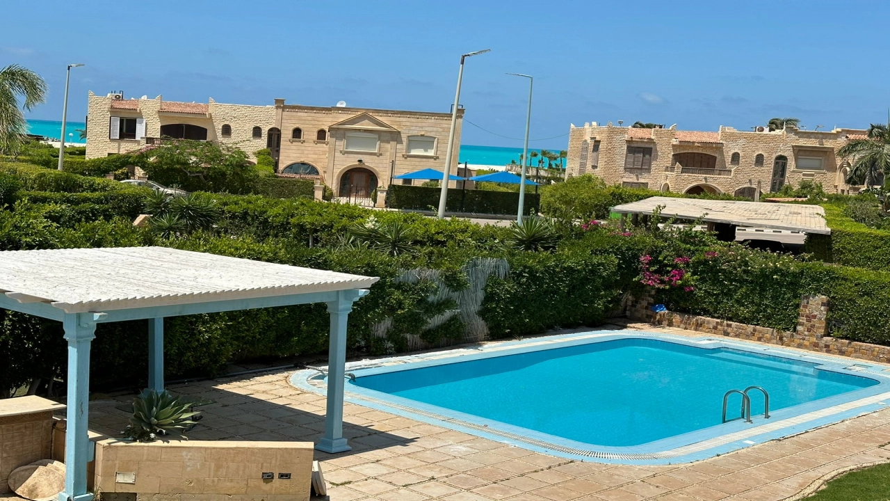 فيلا للايجار او للبيع بمارينا 6 غرف نوم + غرفة مربية - 5 حمام