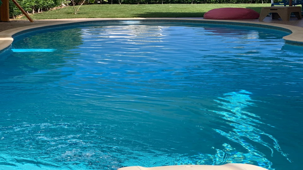 شاليه للايجار في قريه مينا4 3 غرف ارضي بجاردن