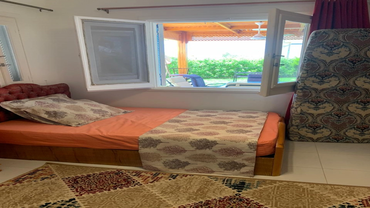 شاليه للايجار في قريه مينا4 3 غرف ارضي بجاردن