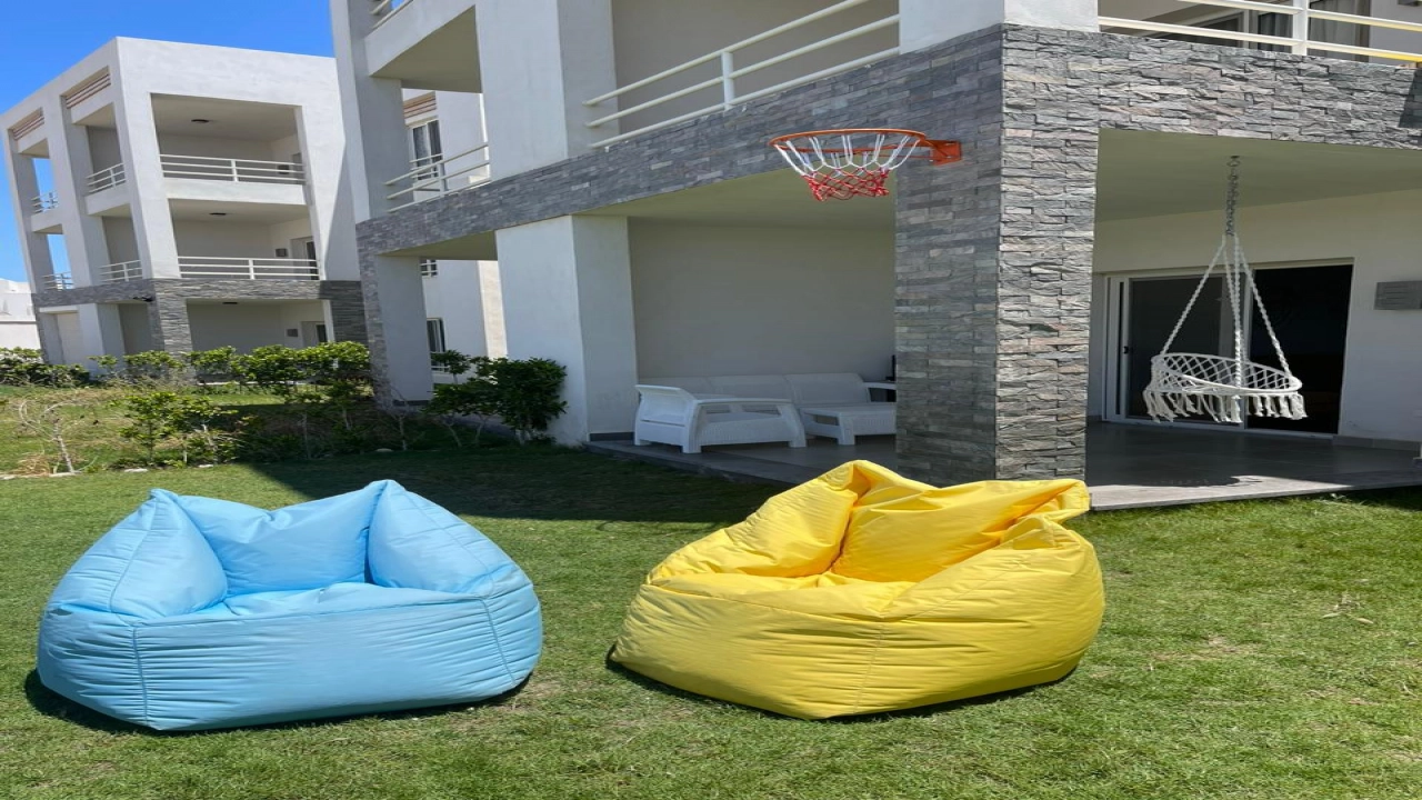 شاليه للإيجار في قرية امواج الساحل الشمالي سيدي عبد الرحمن 3 غرف