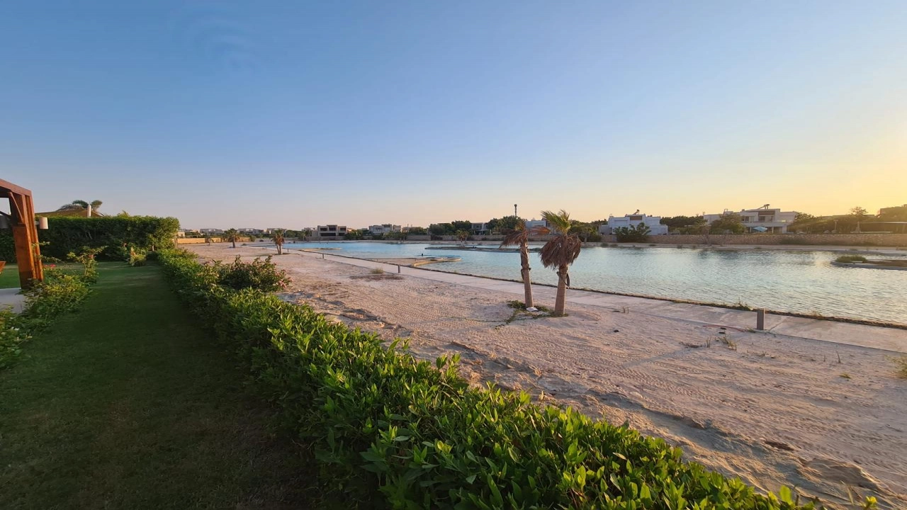 فيلا للايجار صف اول لاجون 5 غرف في هاسيندا باي