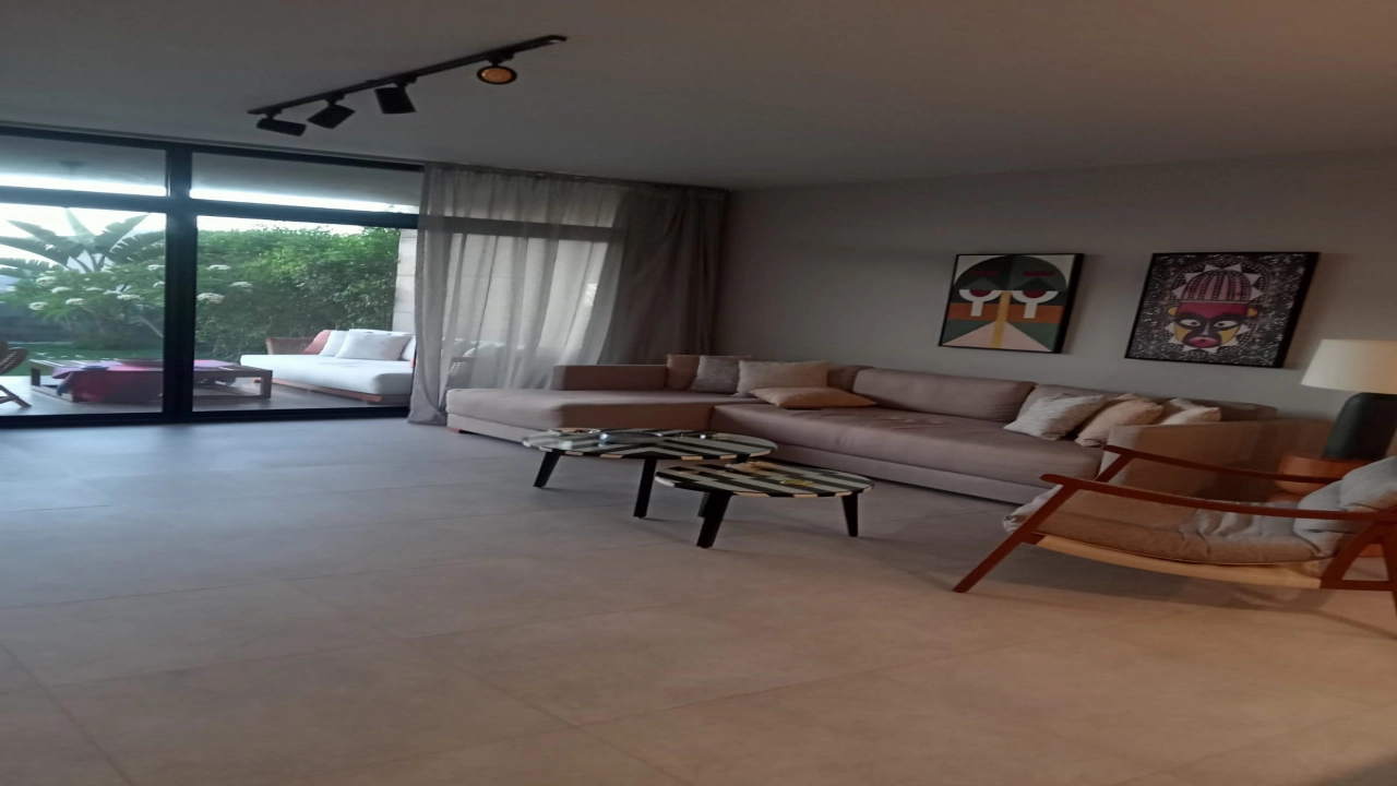 شاليه للايجار في صوان ليك راس الحكمه ارضي بجاردن 3 غرف