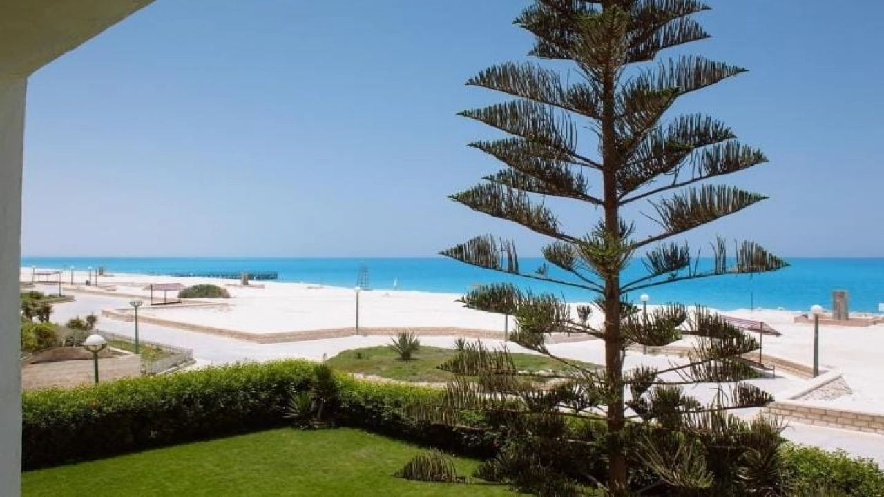 شاليه للايجار في قريه جرين بيتش الساحل الشمالي 3 غرف