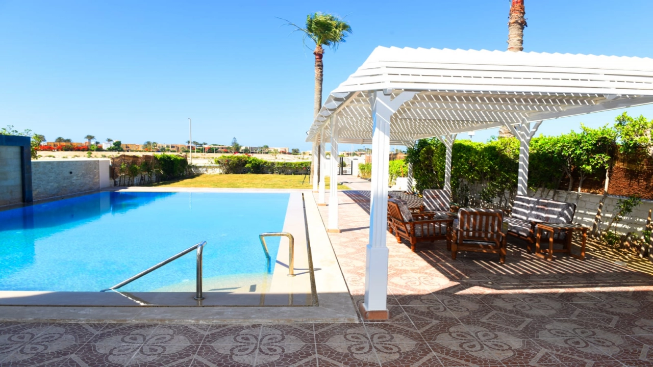 فيلا للايجارفى مارينا 2(الساحل الشمالى)