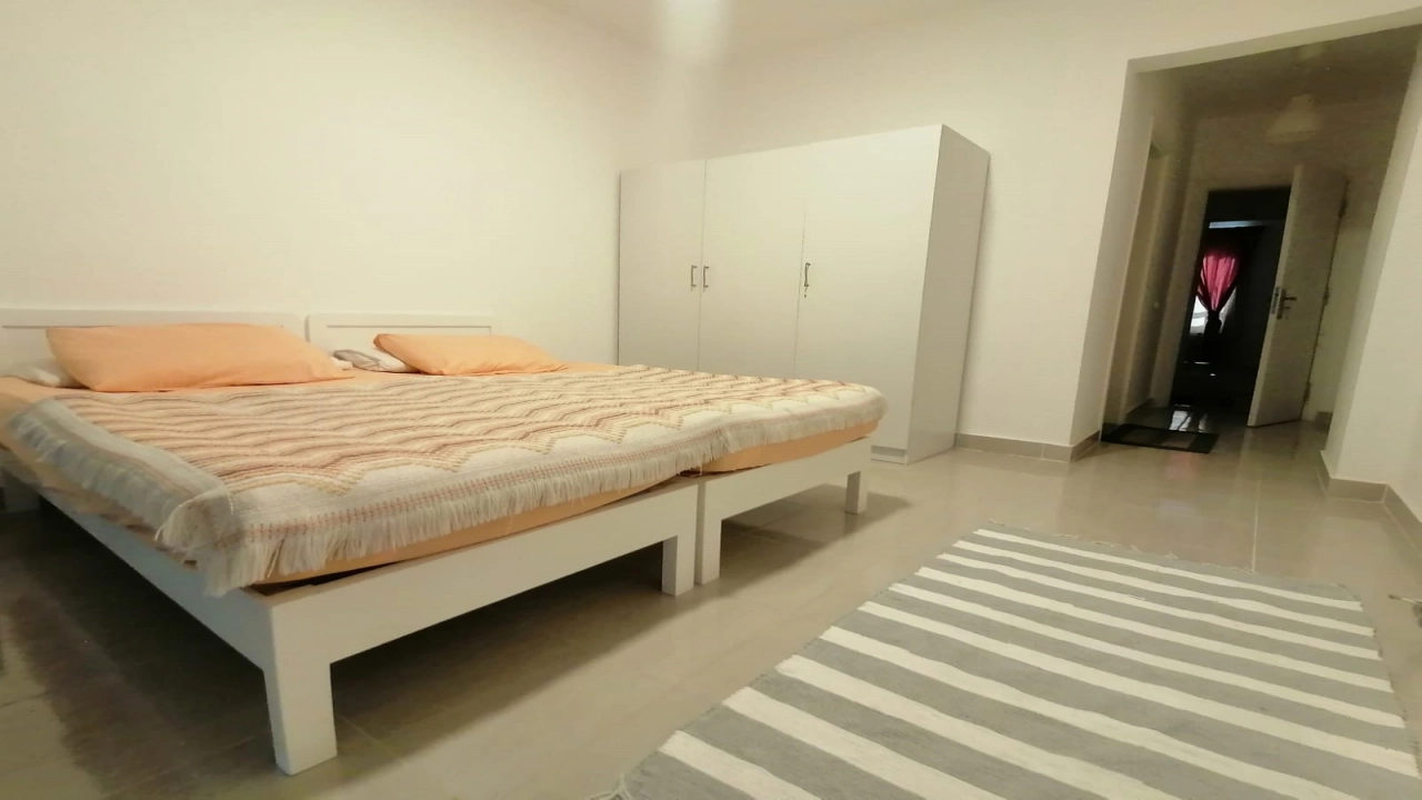 شاليه للايجار ارضي بجنينه في قرية بلومار السخنه