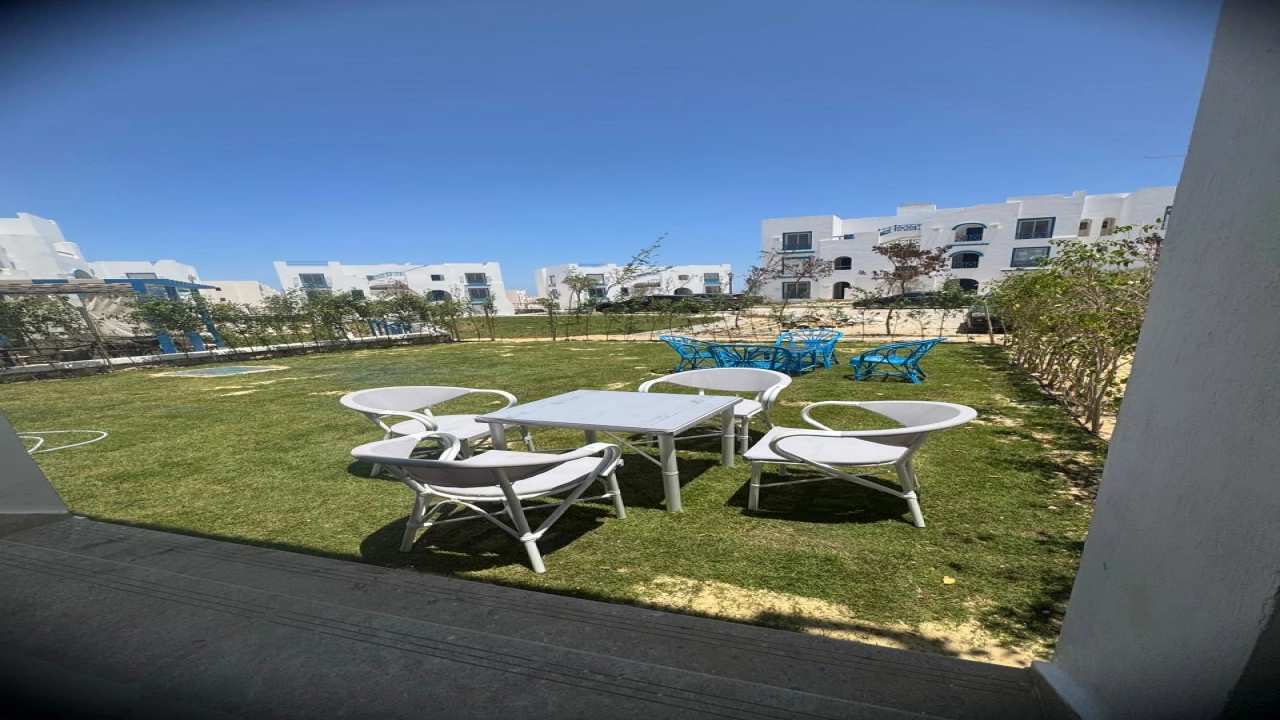 شاليه للايجار ارضي بجاردن في ماونتن فيو غرفتين