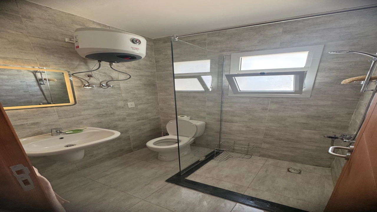 شاليه للايجار ارضي بجاردن في ماونتن فيو غرفتين