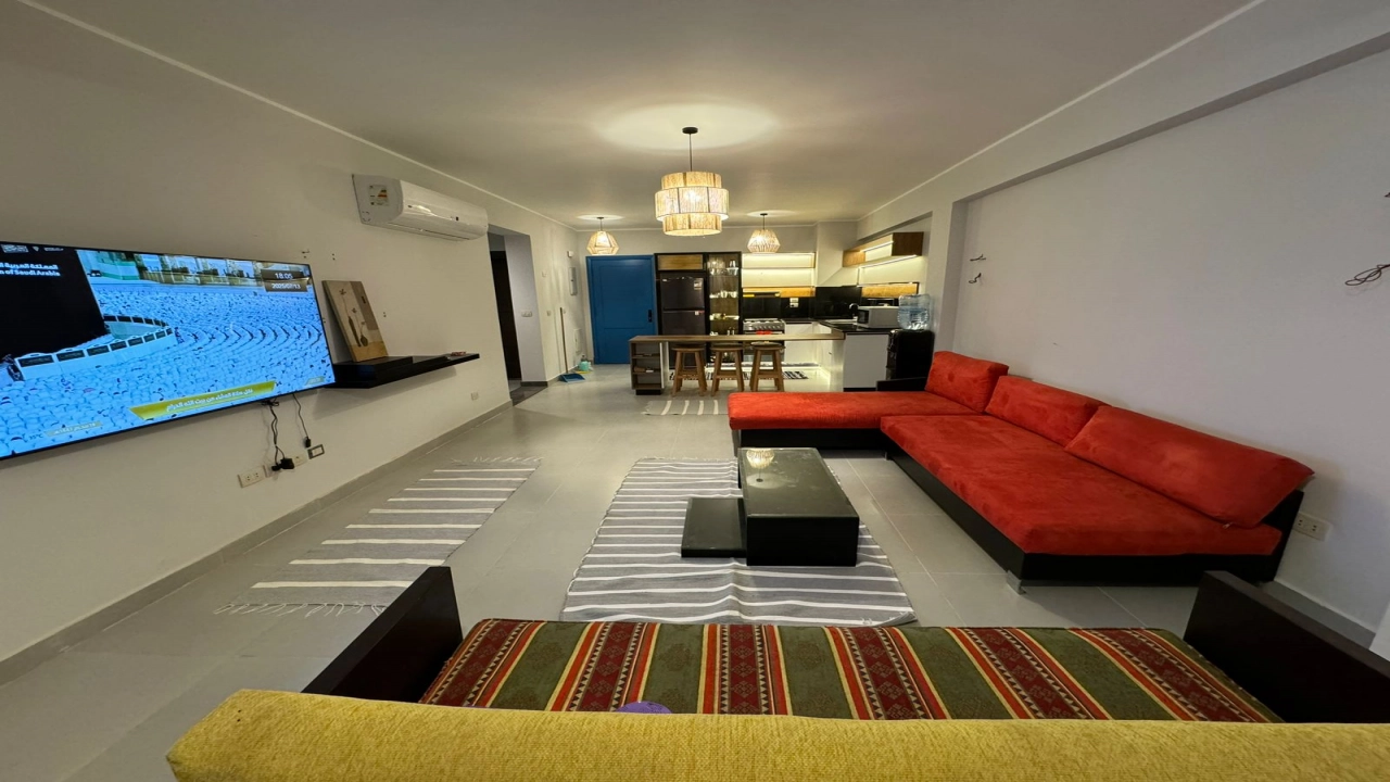 شاليه مميز ارضي بجنينه بماونتن فيو الساحل الشمالي 3 غرف