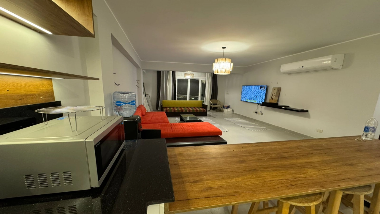 شاليه مميز ارضي بجنينه بماونتن فيو الساحل الشمالي 3 غرف