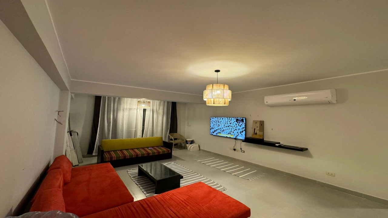 شاليه مميز ارضي بجنينه بماونتن فيو الساحل الشمالي 3 غرف