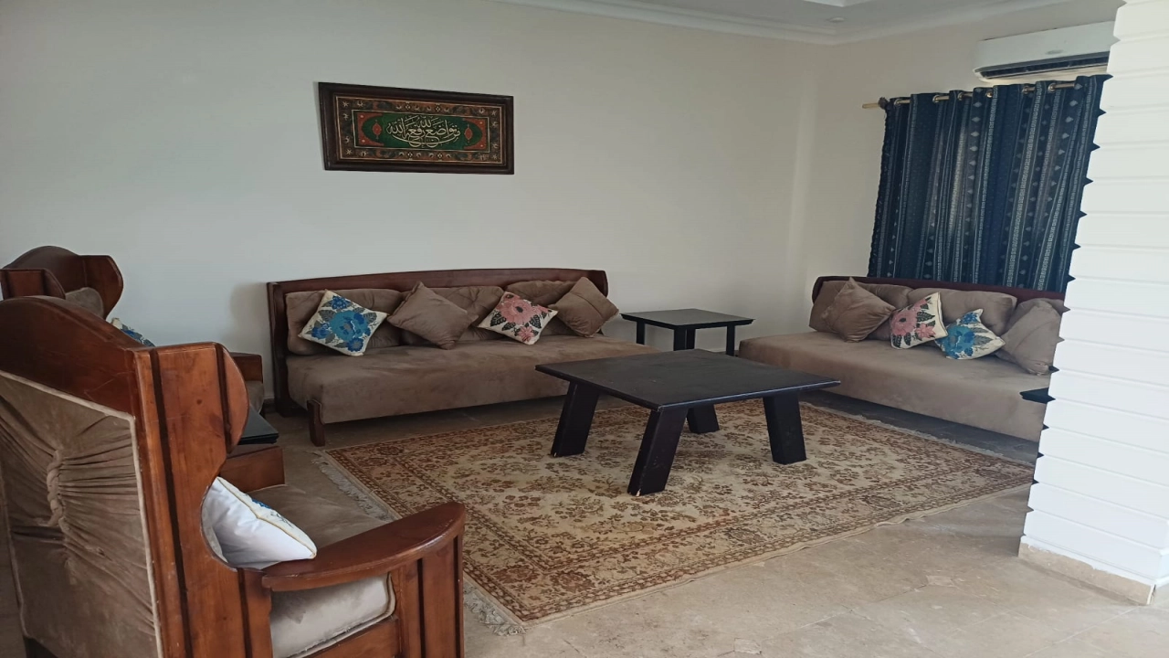 فيلا للايجار في مارينا 4 غرف